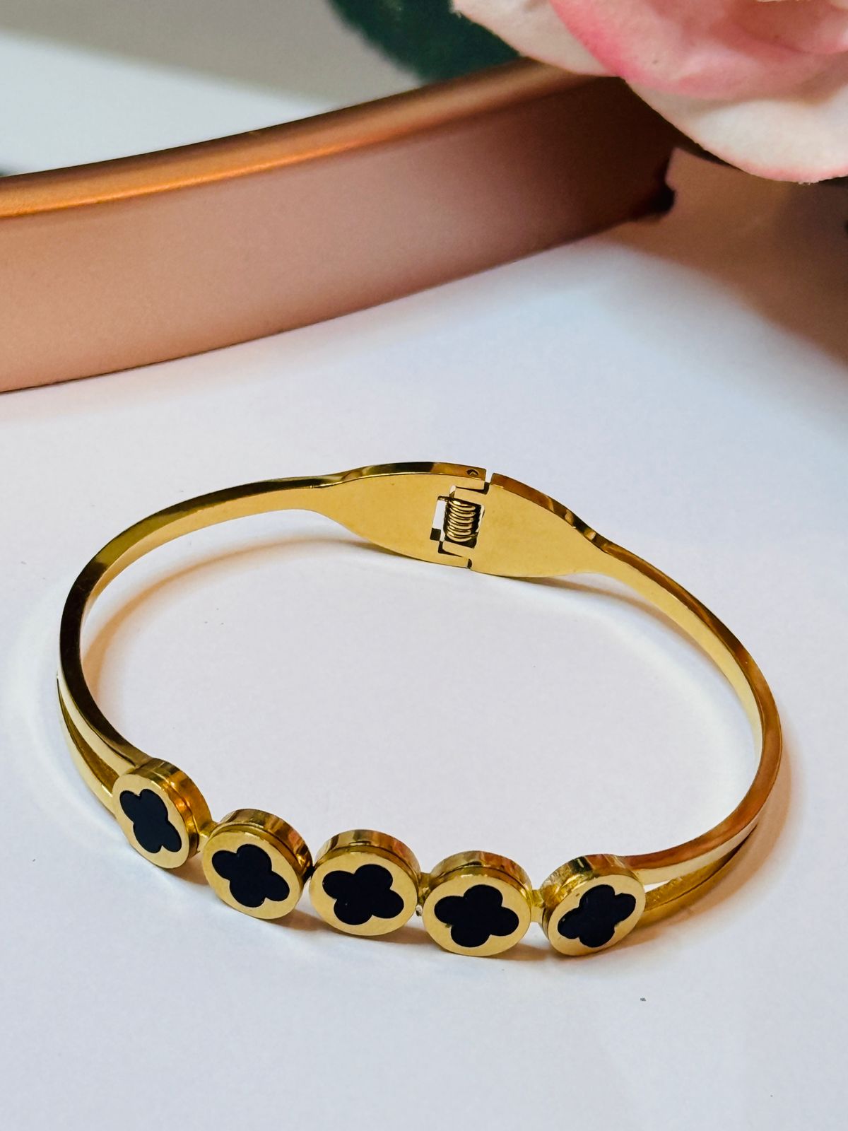 6f8beba8-92c9-41ce-bbd6-d853a60e10e4