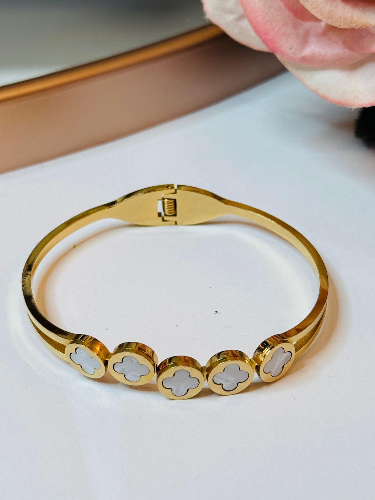 73c4adf0-af88-441f-9bff-e946bc73f129