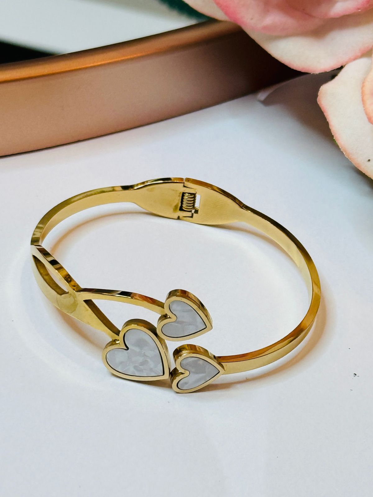 906caa4c-345c-47e8-a306-e1555682a051