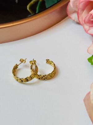 Brinco Três Argolas Torcidas Juntas