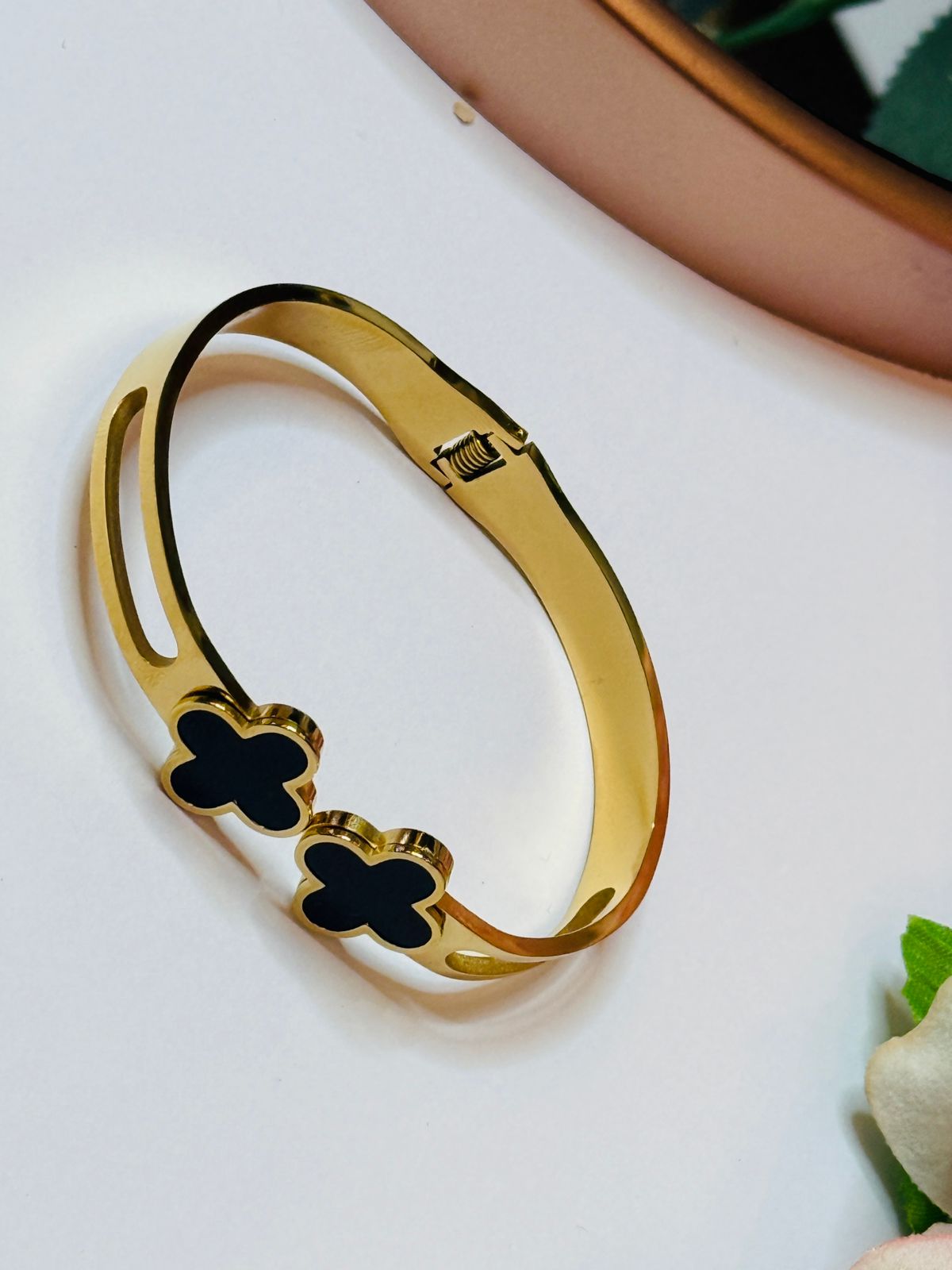 bd7757f7-54cc-4a27-bf77-b57af9acdfff